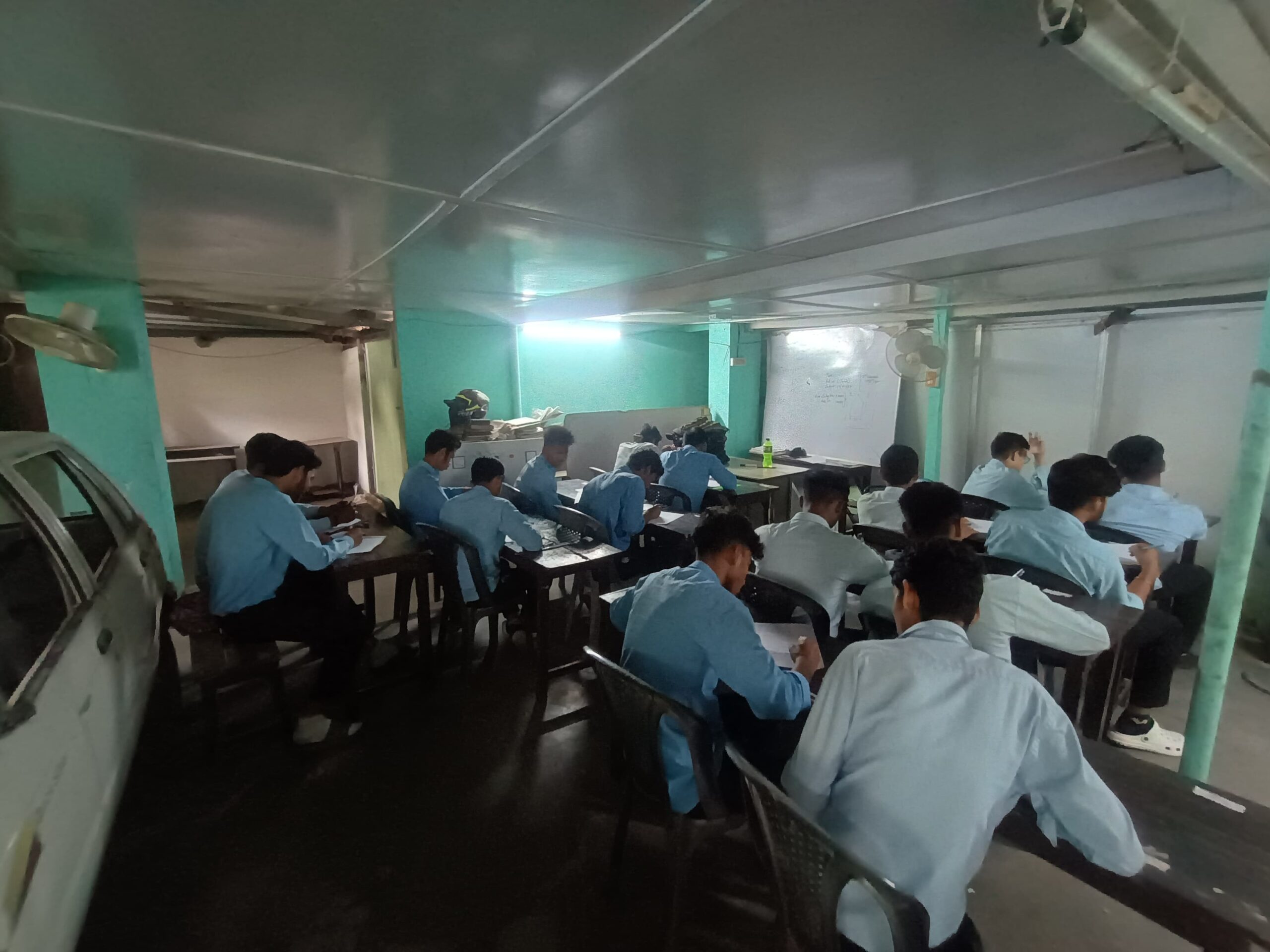 Electronics Mechanic